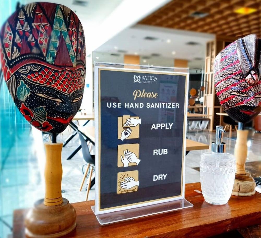 Batiqa Hotel & Apartments Karawang Luaran gambar
