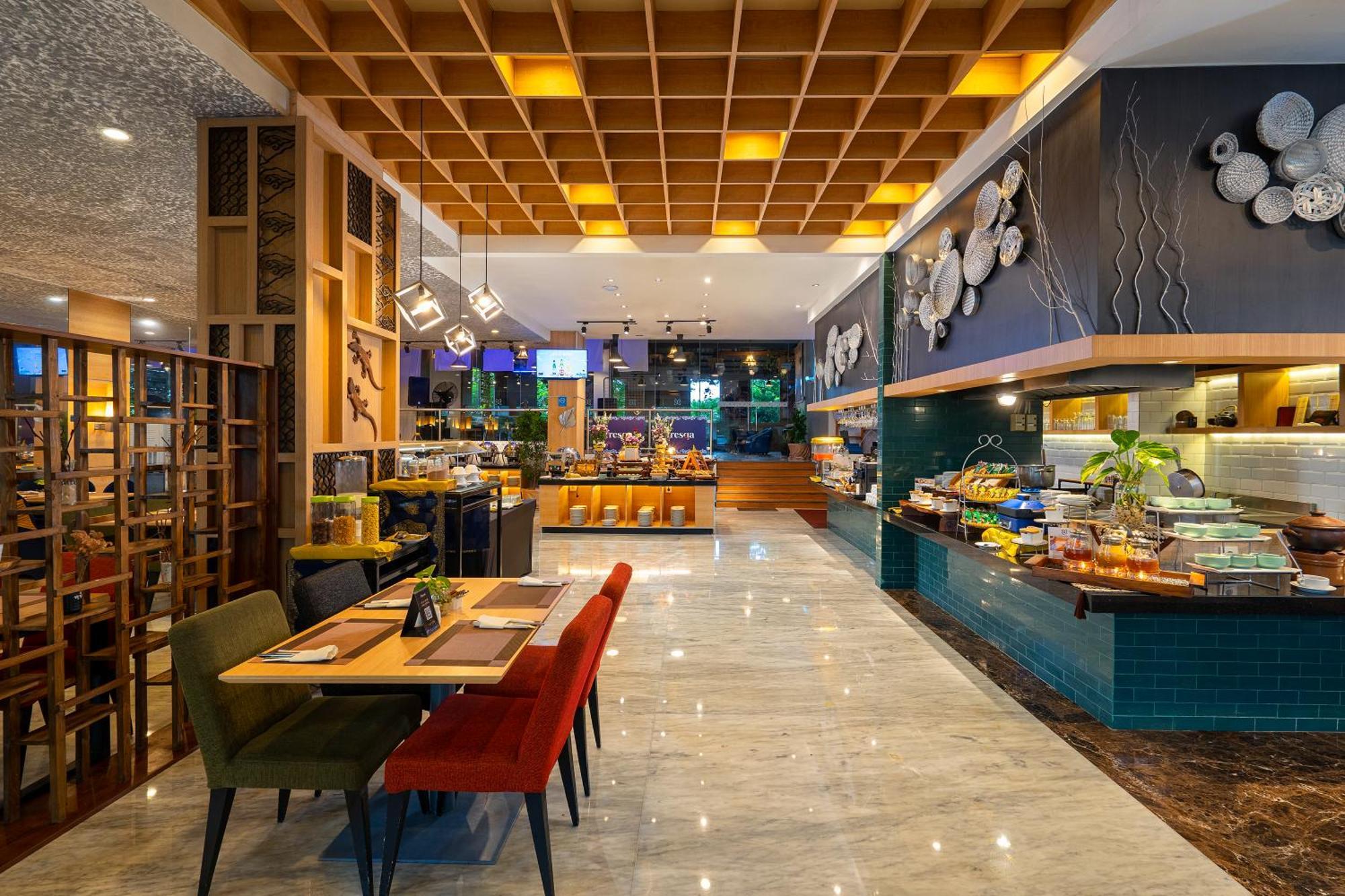 Batiqa Hotel & Apartments Karawang Luaran gambar