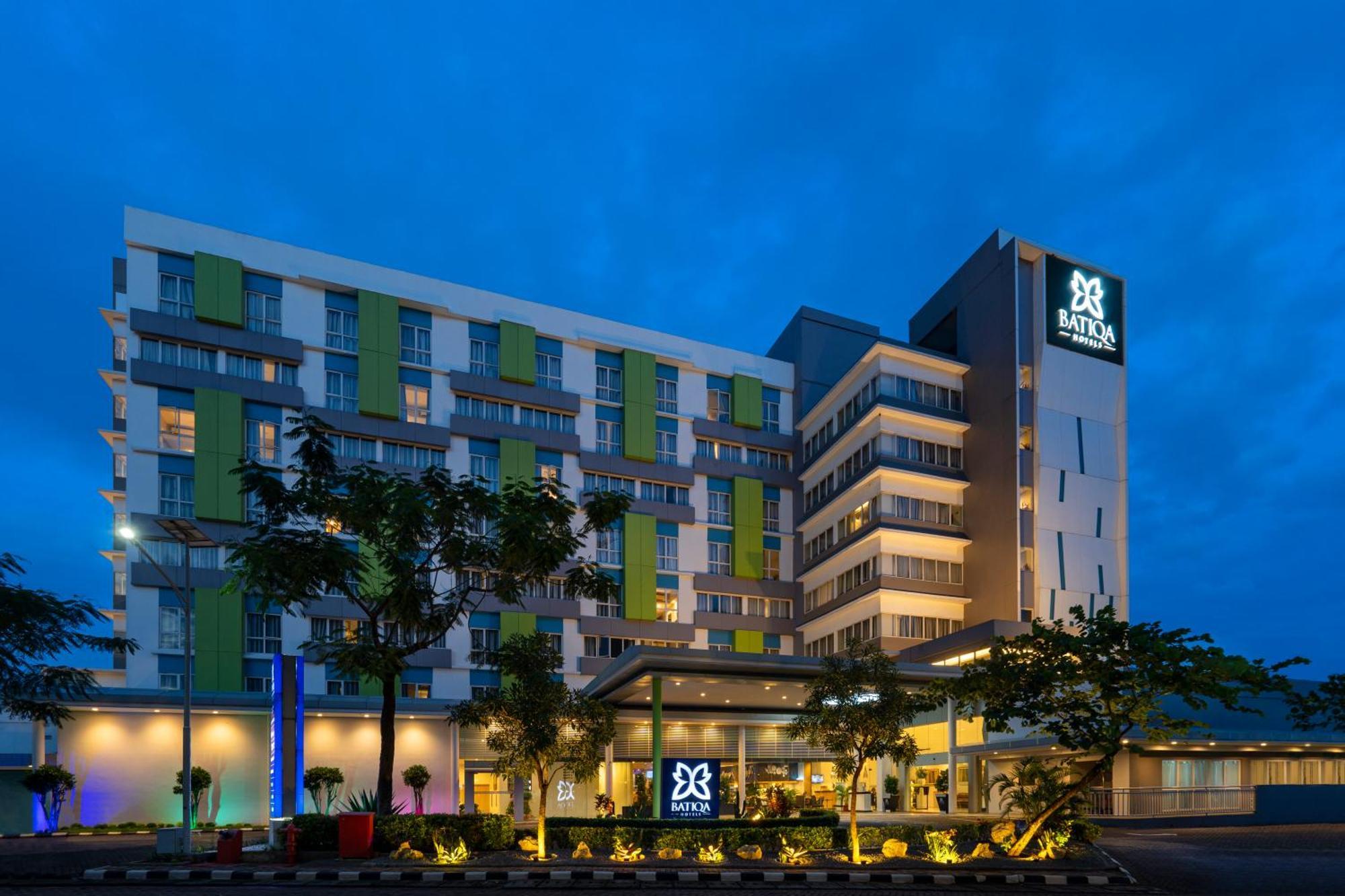Batiqa Hotel & Apartments Karawang Luaran gambar