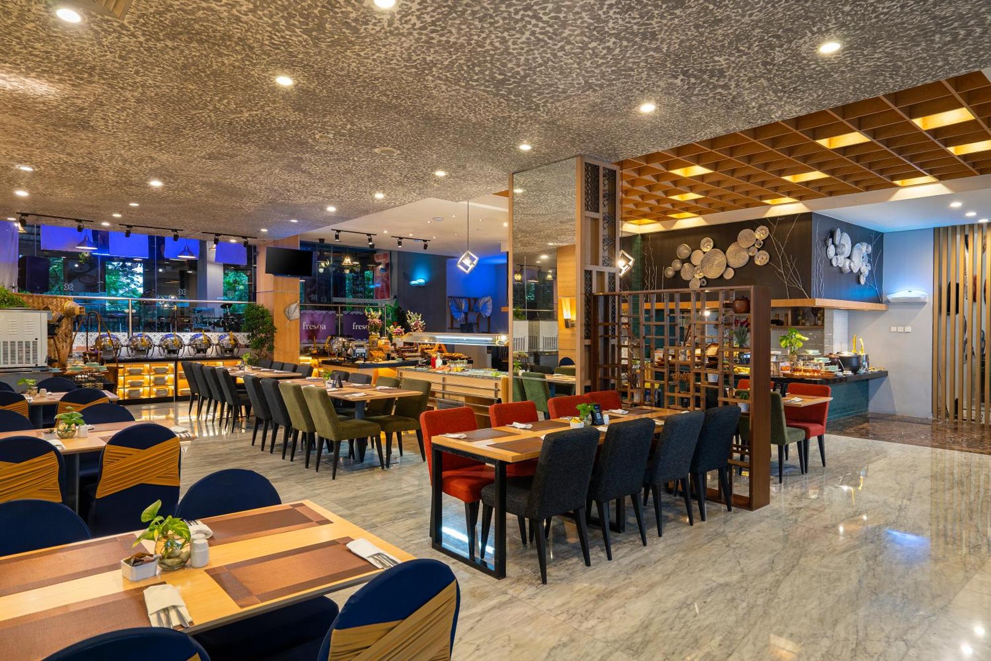 Batiqa Hotel & Apartments Karawang Luaran gambar