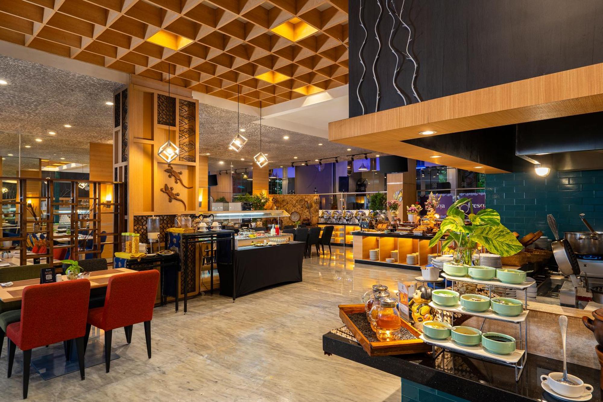 Batiqa Hotel & Apartments Karawang Luaran gambar