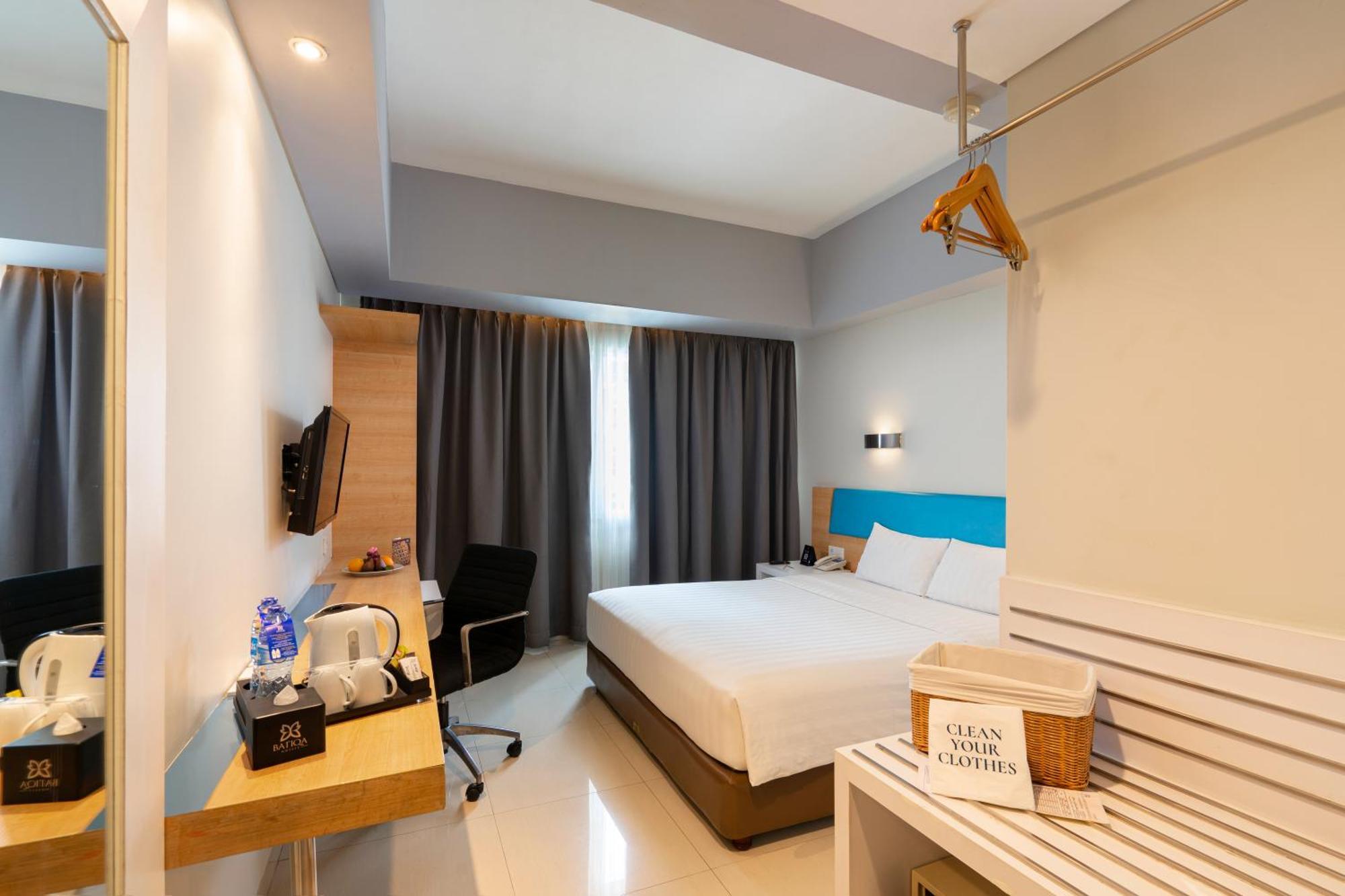 Batiqa Hotel & Apartments Karawang Luaran gambar