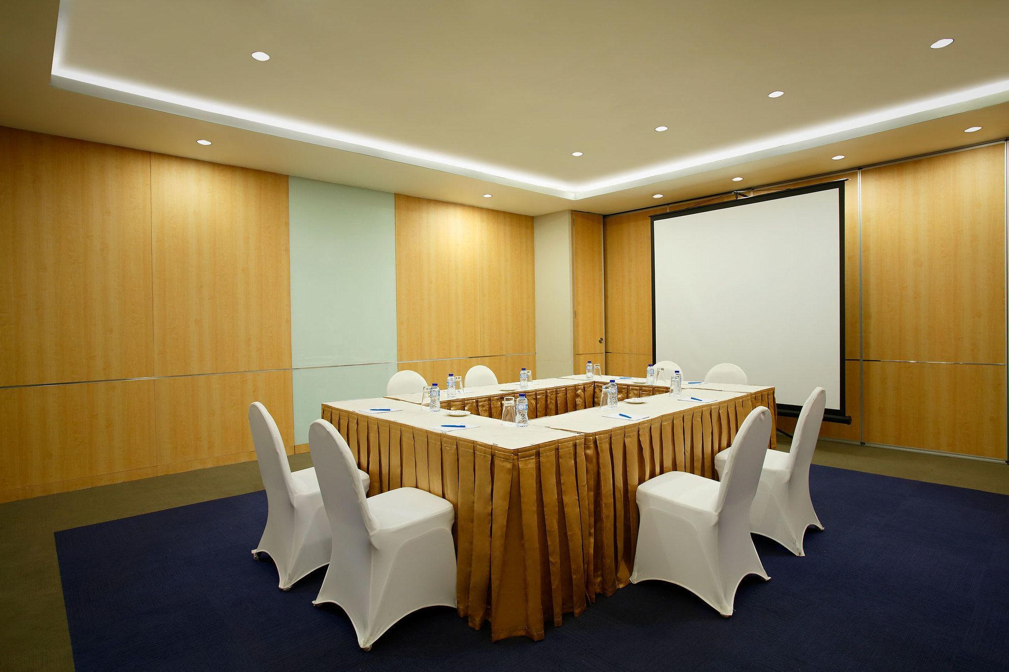 Batiqa Hotel & Apartments Karawang Luaran gambar